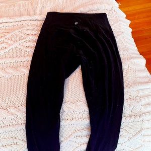 Black lulu lemon leggings